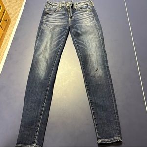 American Eagle size 2, dark wash jegging, slim fit, low rise.